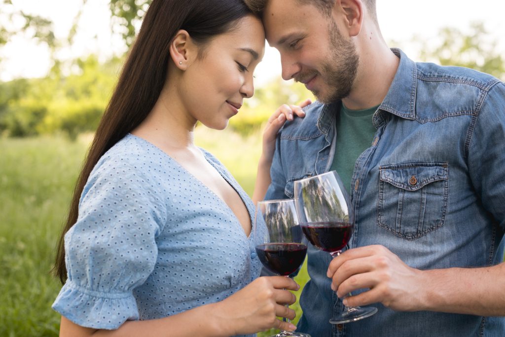 cata de vino en parejas